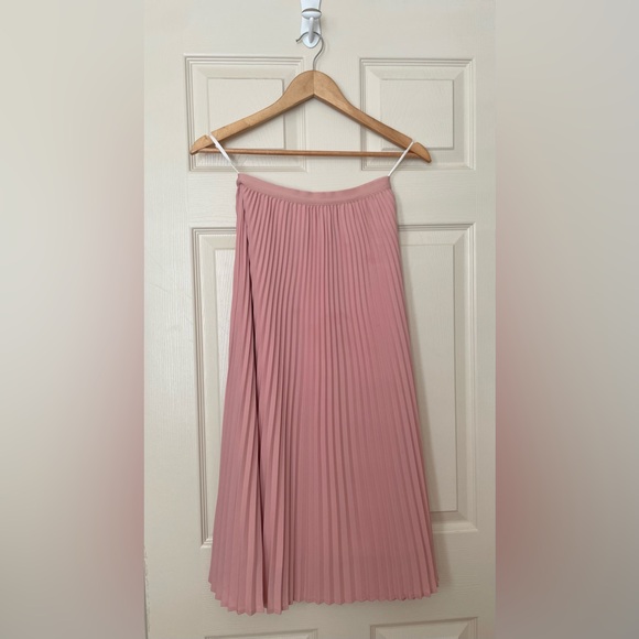 Babaton Jude Skirt in Pink - Picture 1 of 8